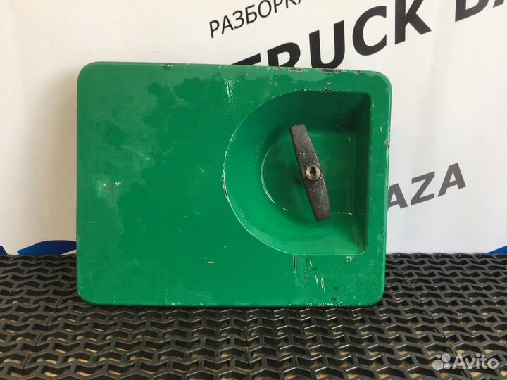 Крышка инструментального ящика слева