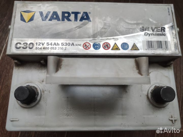 Автомобильный аккумулятор батарея Varta silver c30