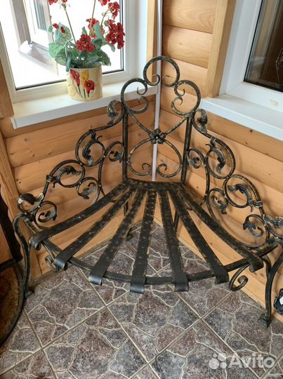 Художественная ковка, лавочка угловая