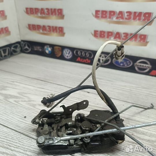 Замок двери передний правый Suzuki Cultus G16A