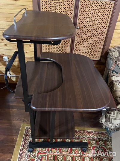 Компьютерный стол