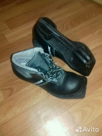 Ботинки лыжные