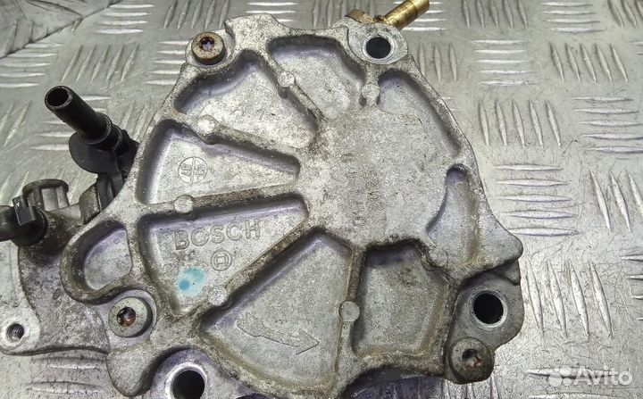 Насос вакуумный Peugeot 4007