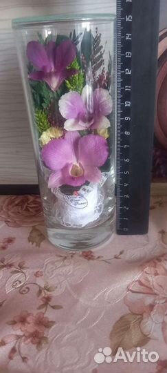 Цветы в колбе