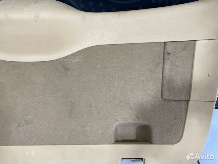 Обшивка крышки багажника Volkswagen Touareg 7L