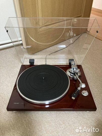 Teac TN-350 analog turntable