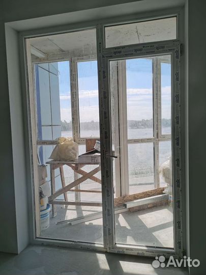 Двери пластиковые со стеклом бу