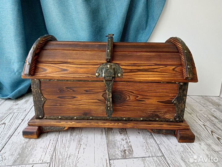 Сундук деревянный большой