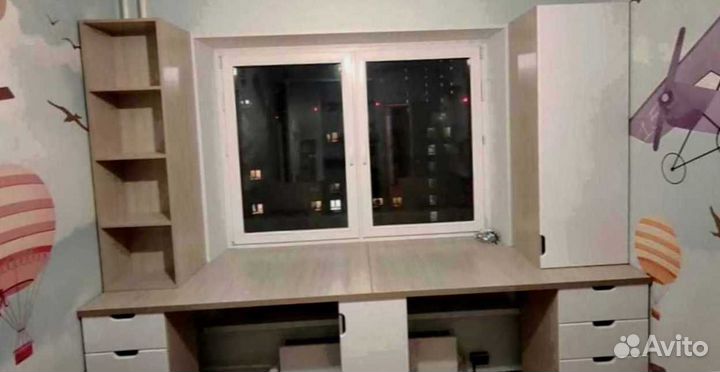 Рабочая зона в углу у окна