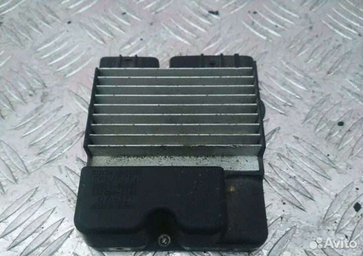 Блок управления форсунками Toyota Avensis 2.0