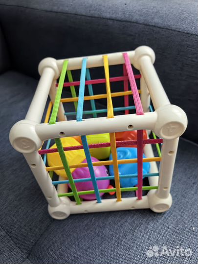 Развивающий кубик сортер