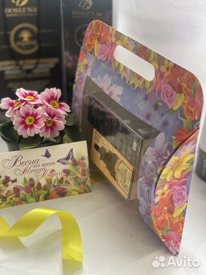 Корпоративный подарок, подарок 8 марта; косметика