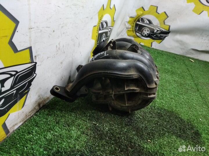 Коллектор впускной Toyota Yaris 2003