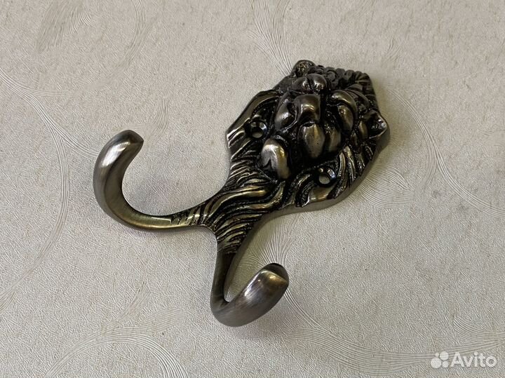 Крючок настенный Лев Старое Серебро