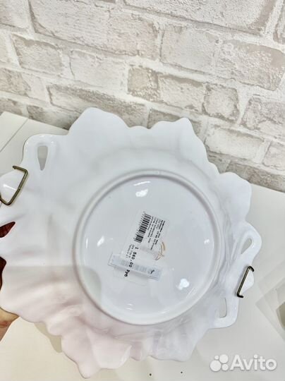 Конфетница фарфоровая 