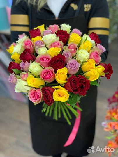 Букет из 51 розы в оформлении