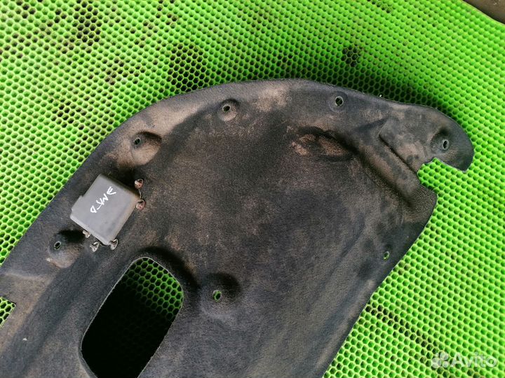 Обшивка крышки багажника на Geely Emgrand EC7 11-1