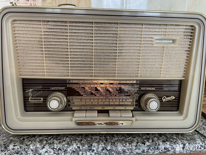 Ламповый радиоприемник graetz komess 811