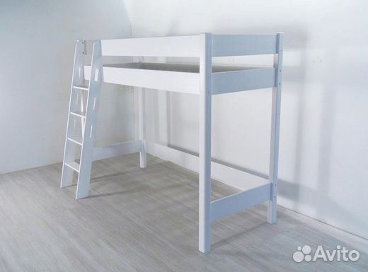 Детская кровать чердак, массив
