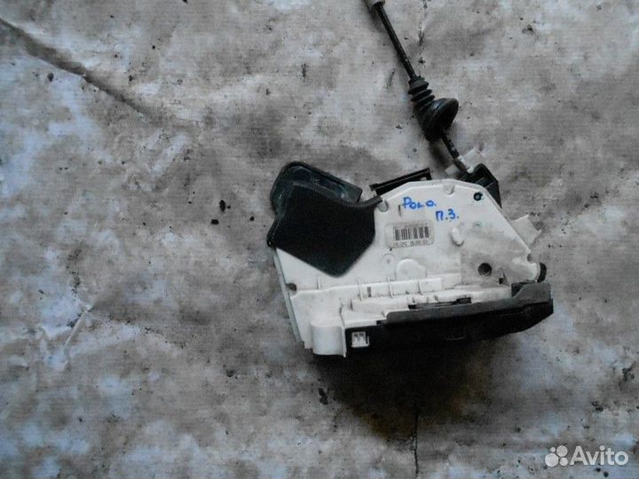 Замок двери задней правой 7 контактов Volkswagen P