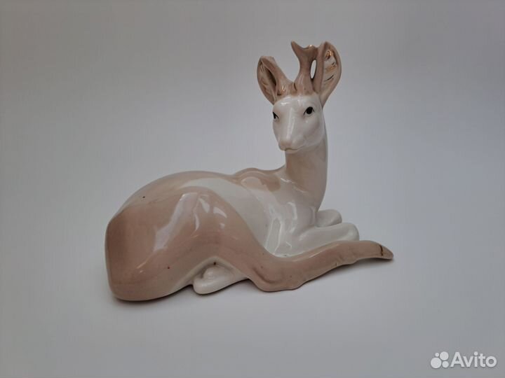 Фарфоровая статуэтка Лань/Олень