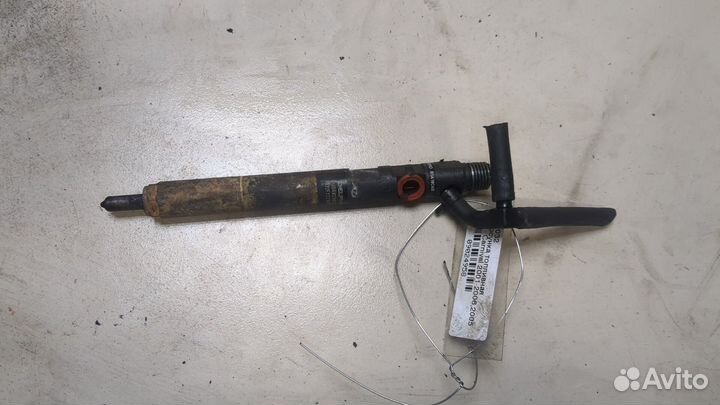 Форсунка топливная киа Carnival, 2005