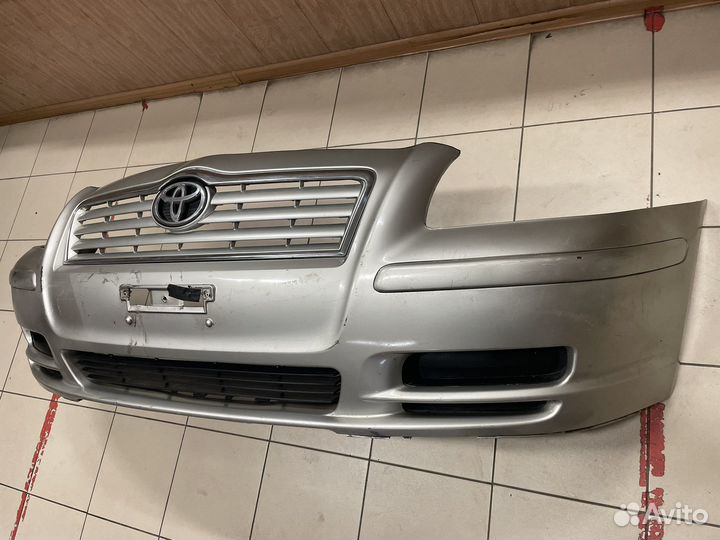 Передний бампер Toyota Avensis 5211905906