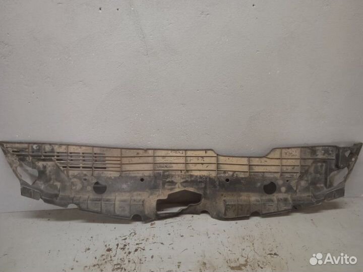 Накладка радиатора Toyota Corolla Verso 2008