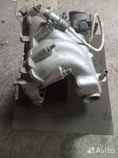 Впускной коллектор с дроссельной заслонкой