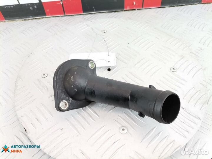 Корпус термостата Volkswagen Bora 2000 038121121