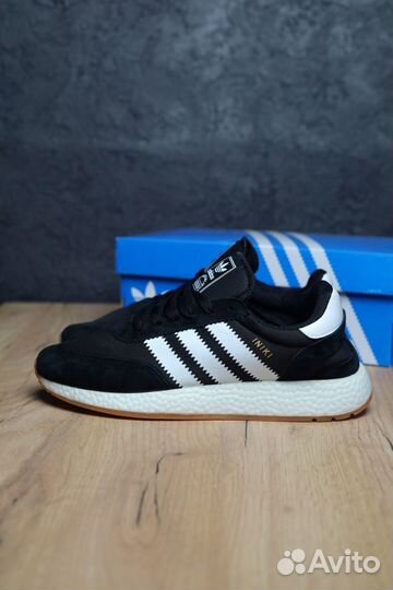 Adidas Iniki