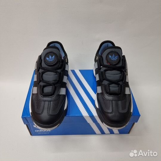 Кроссовки adidas niteball женские