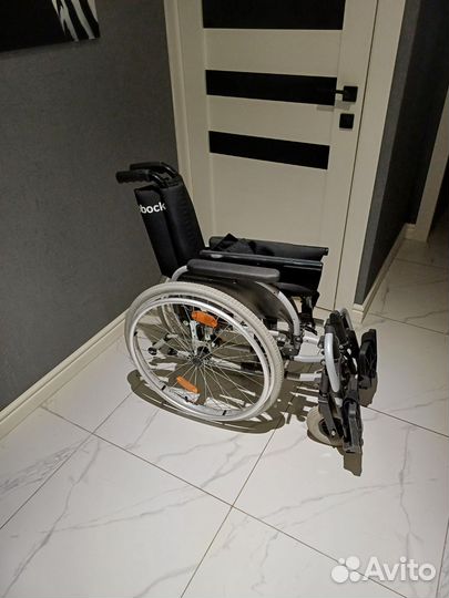 Кресло-коляска для инвалидов с ручным приводом