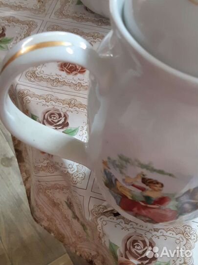 Фарфоровая молочница