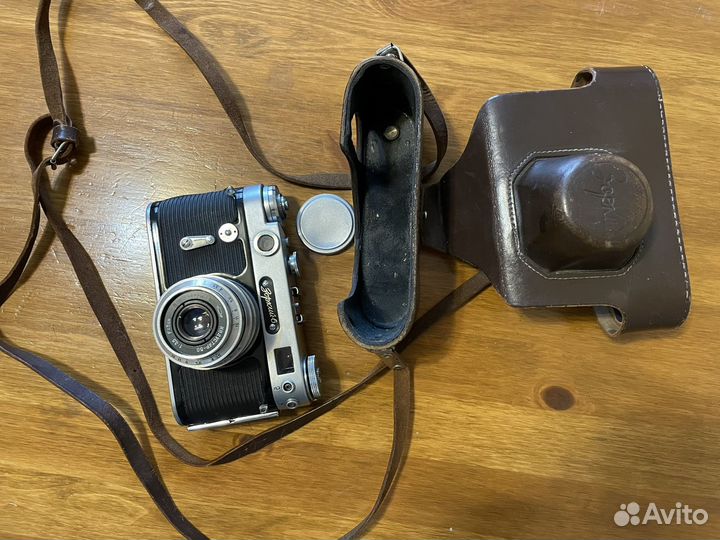 Пленочный фотоаппарат Зоркий