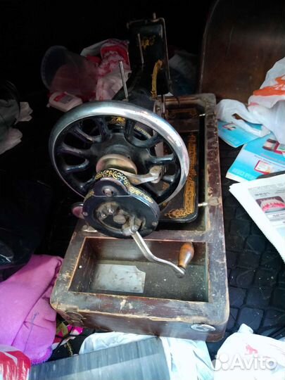 Швейная машина Singer