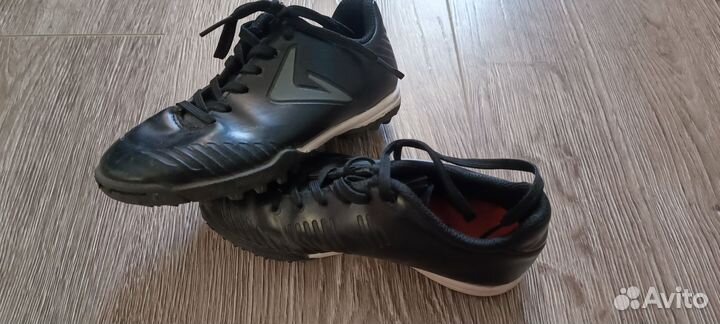 Футбольный буцы