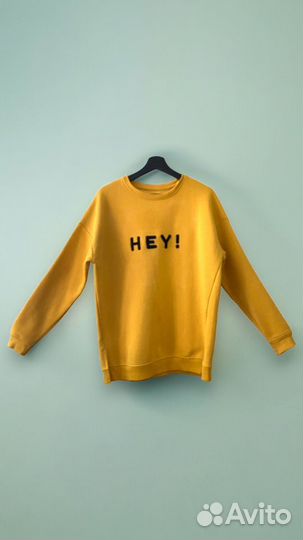 Свитшот женский Pull and bear