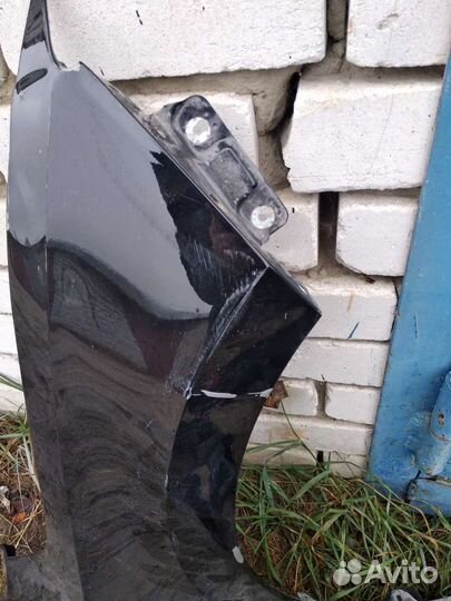 Крыло переднее правое на шкода rapid 2018