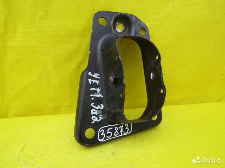 Кронштейн рычага Skoda Yeti 09-17 г 35873