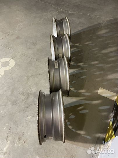 Диски колесные штампованные r16