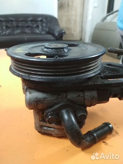 Насос гура Kia Rio 1