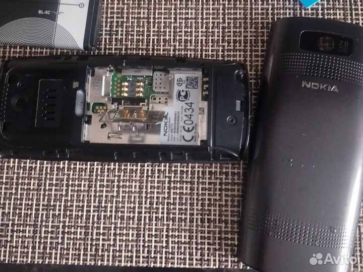 Nokia X2-02