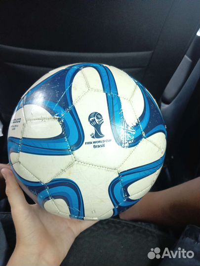 Футбольный мяч adidas brazuca (цена договорная)