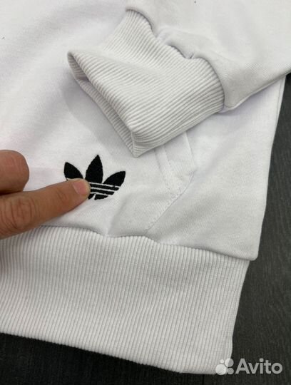 Весенний спортивный костюм Adidas