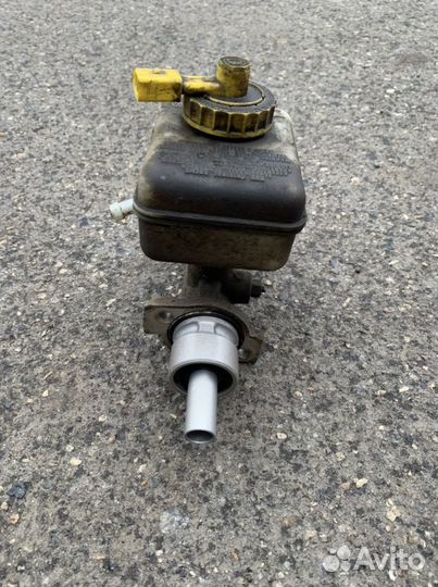 Главный тормозной цилиндр Bosch 21027099