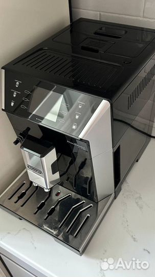 DeLonghi Кофемашина ecam550.65.SB