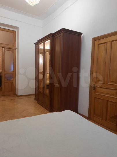 4-к. квартира, 110 м², 2/2 эт.