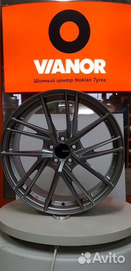 18x8,0 5x100 ET45 D72,6 GR TD5 enkei