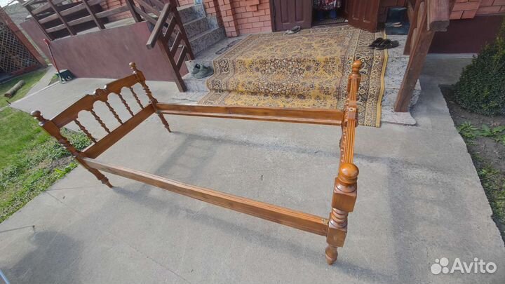 Кровать б/у